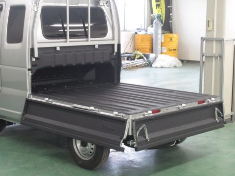 スーパーキャリー　荷台LINE-Xベッドライナー塗装　三方開けた状態